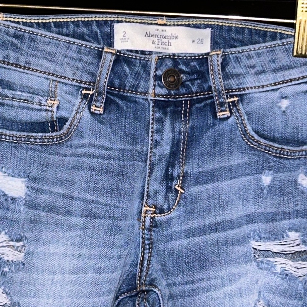 Abercrombie and Finch waist 26